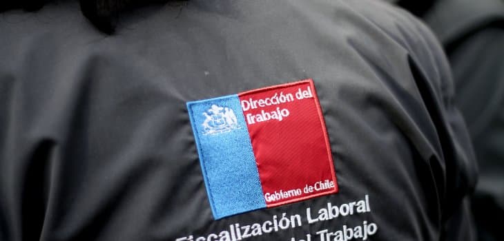 El hecho de que se pague la multa impuesta por la Inspección del Trabajo no impide seguir adelante con el juicio en el que se reclama y discute su procedencia.