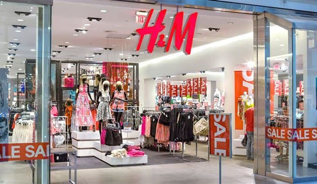 Juzgado de Letras del Trabajo de Santiago acogió demanda de despido injustificado deducida contra H&M.