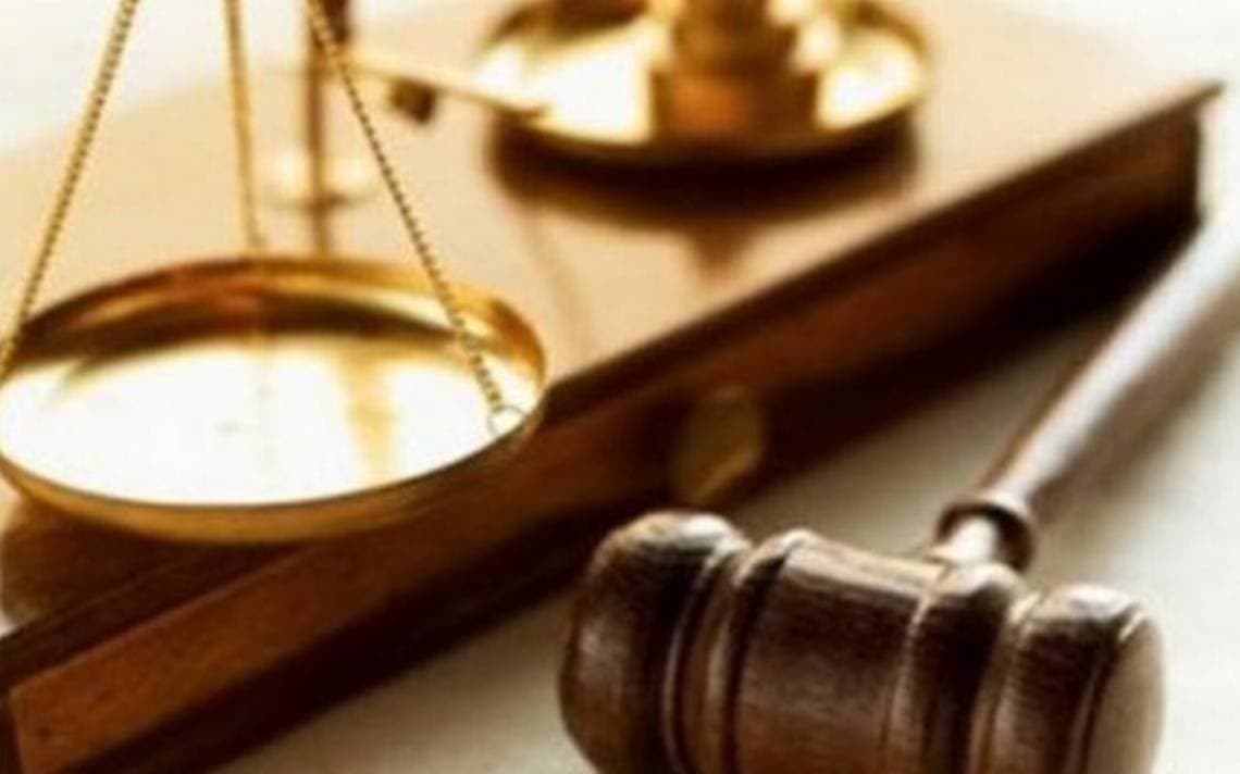 Corte Suprema confirma abandono del procedimiento en causa de notificación judicial de factura.