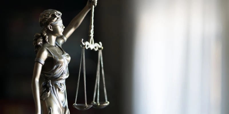 Proyecto de reforma constitucional crea tribunales especiales para el conocimiento de causas por delitos terroristas, de narcotráfico y crimen organizado.