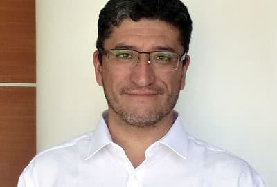 Daniel Trujillo, candidato independiente a la Convención Constitucional por el Distrito 8 de la Región de Metropolitana : «Chile debe reenfocar su política internacional a la colaboración y no a la preservación de sus propios intereses, como ha sido hasta acá».