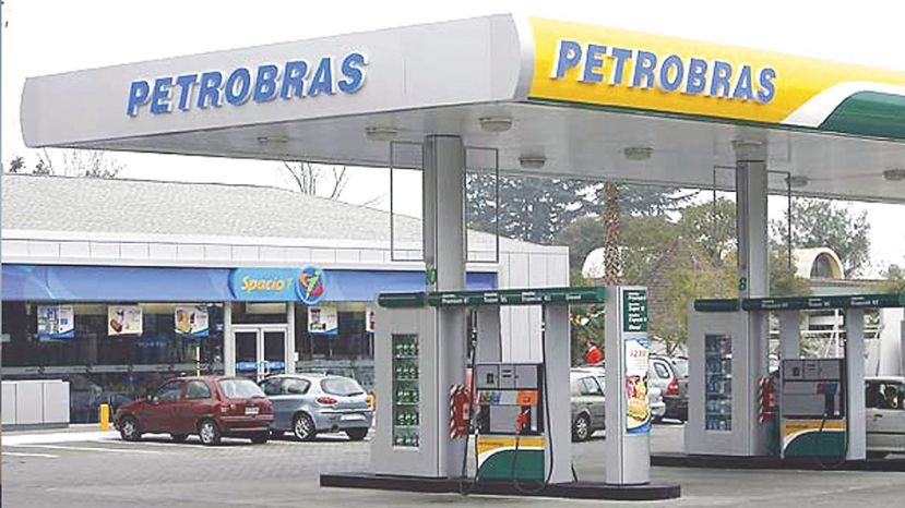 Empresa franquiciante es responsable solidaria en el pago de prestaciones laborales adeudadas por la empresa franquiciada, resuelve la Corte Suprema.