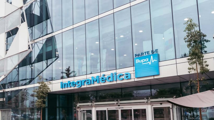 Corte de Santiago confirma fallo que acogió demanda por despido injustificado de teleoperadora de centro médico.