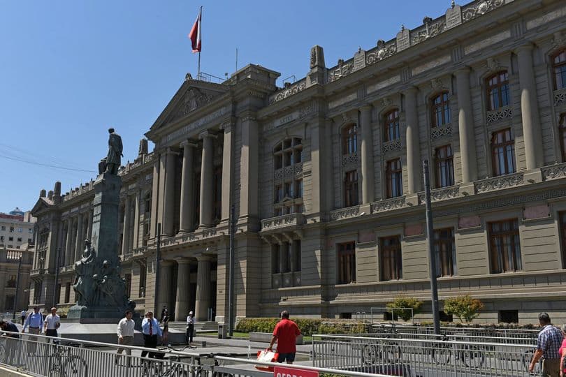 CS desestima impugnación y reitera que el retardo o falta de pago de las cotizaciones previsionales constituyen un incumplimiento grave de las obligaciones contractuales.