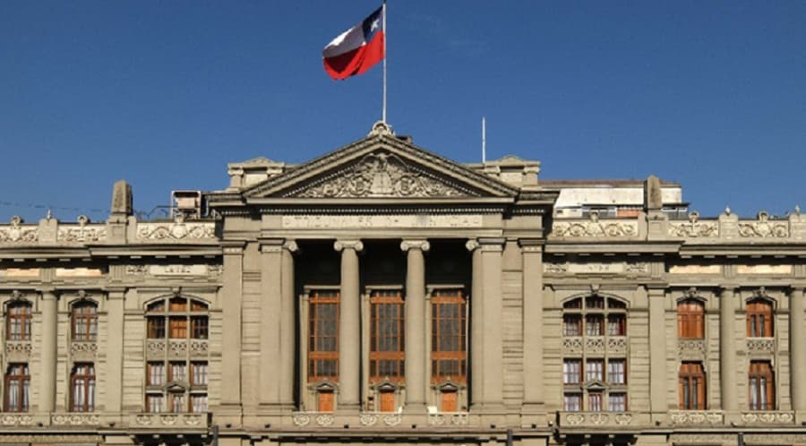 CS confirma fallo que acogió querella por derribo de cercos de propiedad aledaña en Villarrica.