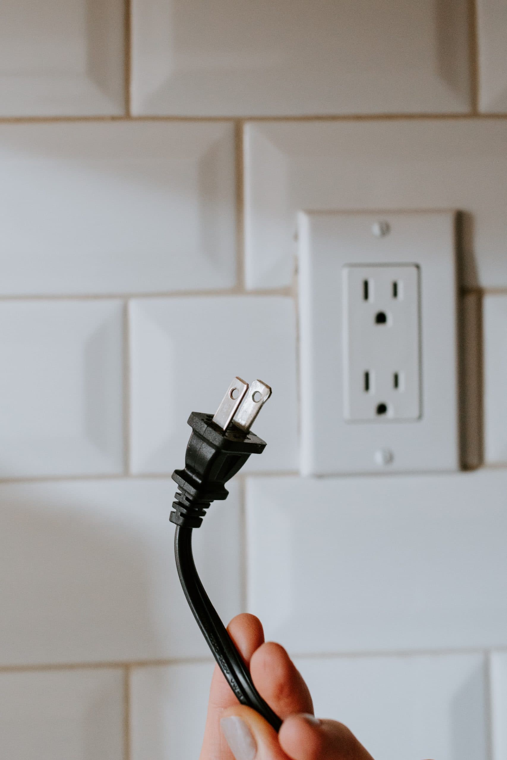 CS acoge recurso de protección y ordena a empresa eléctrica refacturar el consumo eléctrico, por falta de claridad de fórmula de cobro y certeza de consumos.