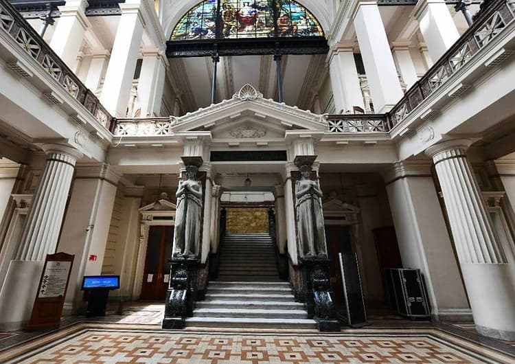 Corte Suprema confirmó que la Ley N°19.333 mejoró las remuneraciones de los docentes municipales mediante beneficios de orden remunerativo.