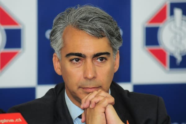 Marcos Enríquez Ominami impugna ante el Tribunal Constitucional norma para recuperar sus derechos políticos.