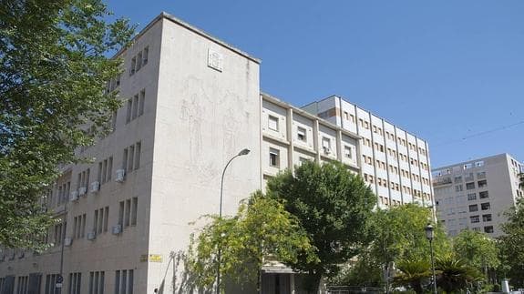 Tribunal español ordena reabrir una causa por trato degradante a una persona transexual.