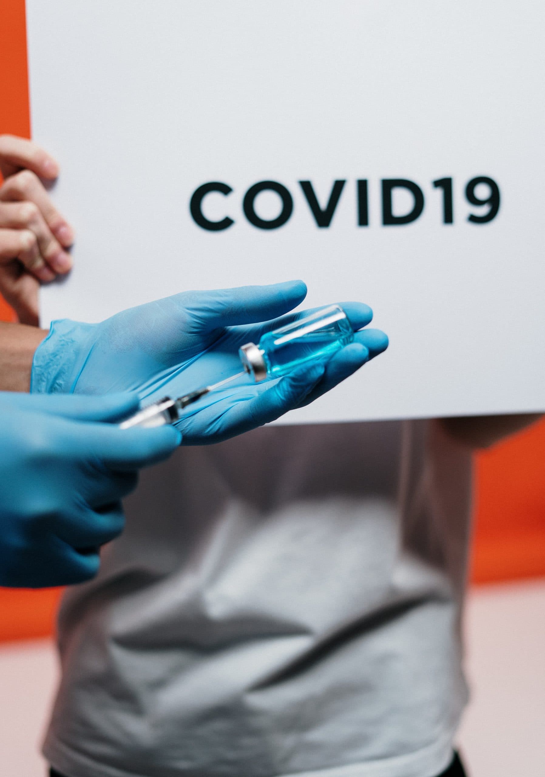 CS confirma resolución que declara inadmisible recurso de proteción en contra del Ministro de Salud, por el establecimiento del pase de movilidad para personas que hayan completado su esquema de vacunación.