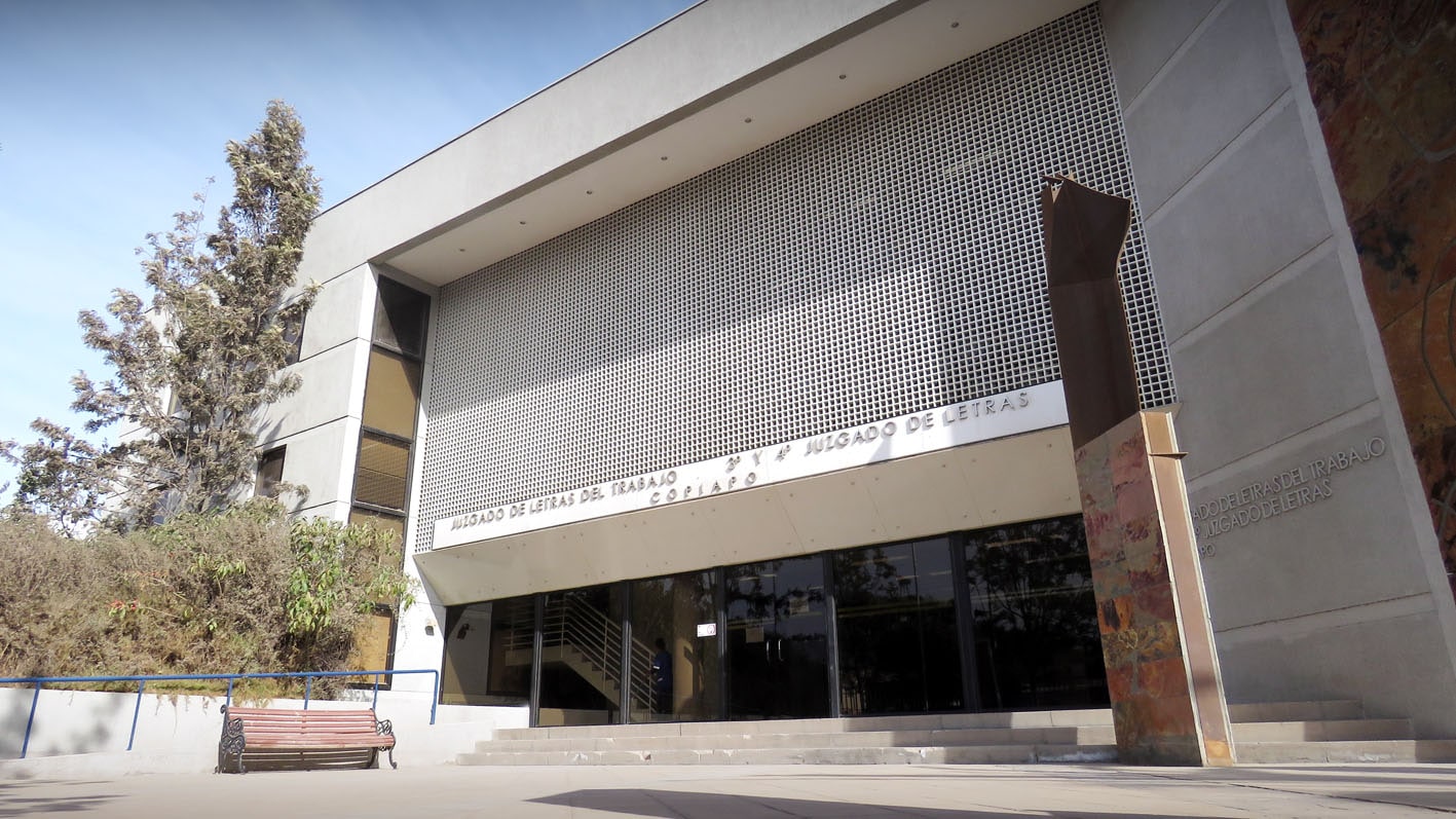 Juzgado de Letras del Trabajo de Copiapó aplica segunda multa a sindicato por bloqueo de rutas a Mina Caserones.