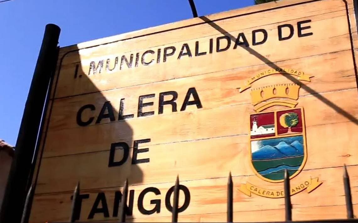 Resolución que suspendió el otorgamiento de licencias de conducir por la Municipalidad de Calera de Tango se deja sin efecto.