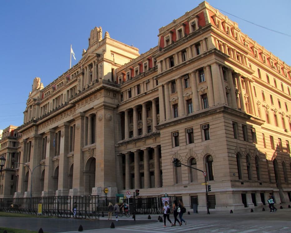 Jueces de fondo deben estar de acuerdo en sus fundamentos más alla de la parte dispositiva, para mantener así la unidad lógica de la sentencia.