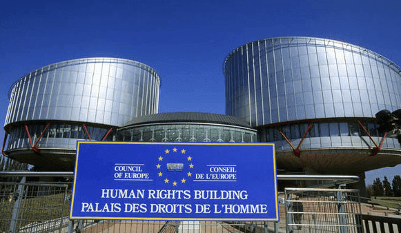 Tribunal Europeo de Derechos Humanos (TEDH) declaró que publicación en un medio escrito sobre las quince mayores fortunas de Rumanía no difamó a ex tenista.