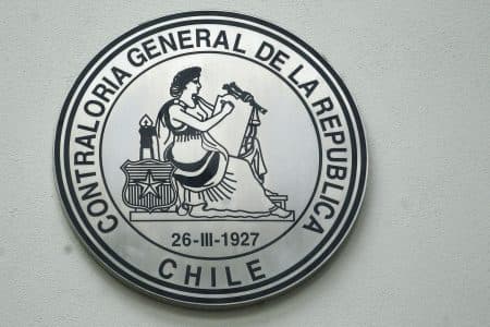 Facultad de fijar el descanso complementario del personal que se desempeña en sistema de turnos, tiene por finalidad resguardar la servicialidad y continuidad de la función pública, por lo que no se puede ordenar hacer uso de aquel por falta de demanda.