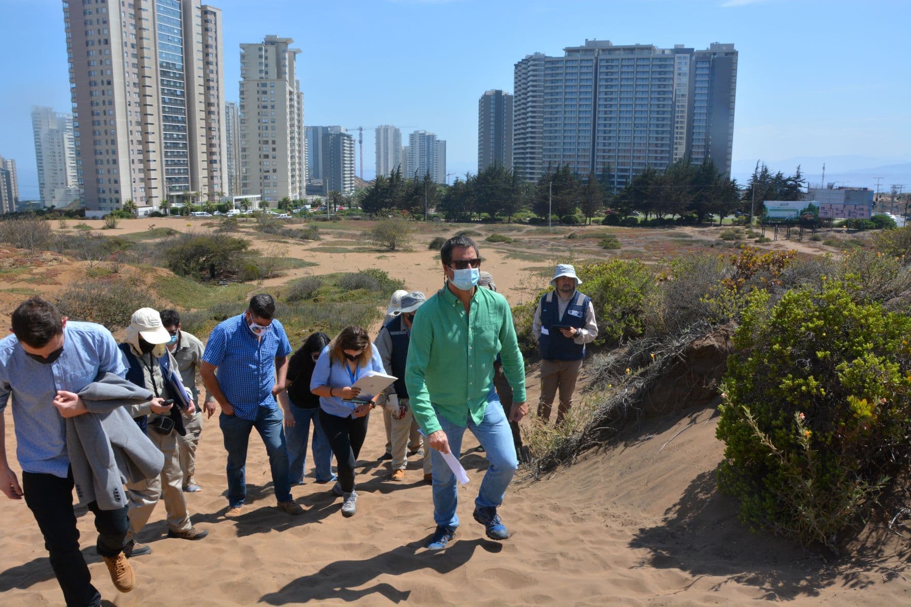 Dunas de Concón: Segundo Tribunal Ambiental llevó a cabo inspección en terrenos de donde se emplaza proyecto inmobiliario de Reconsa.
