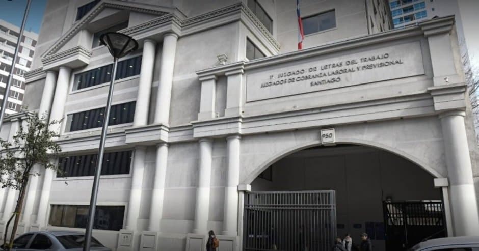 Juzgado de Letras del Trabajo de Santiago acogió la demanda por accidente laboral presentada por maestro electricista contratado en régimen de subcontratación en obra concesionada de ampliación del aeropuerto Pudahuel.
