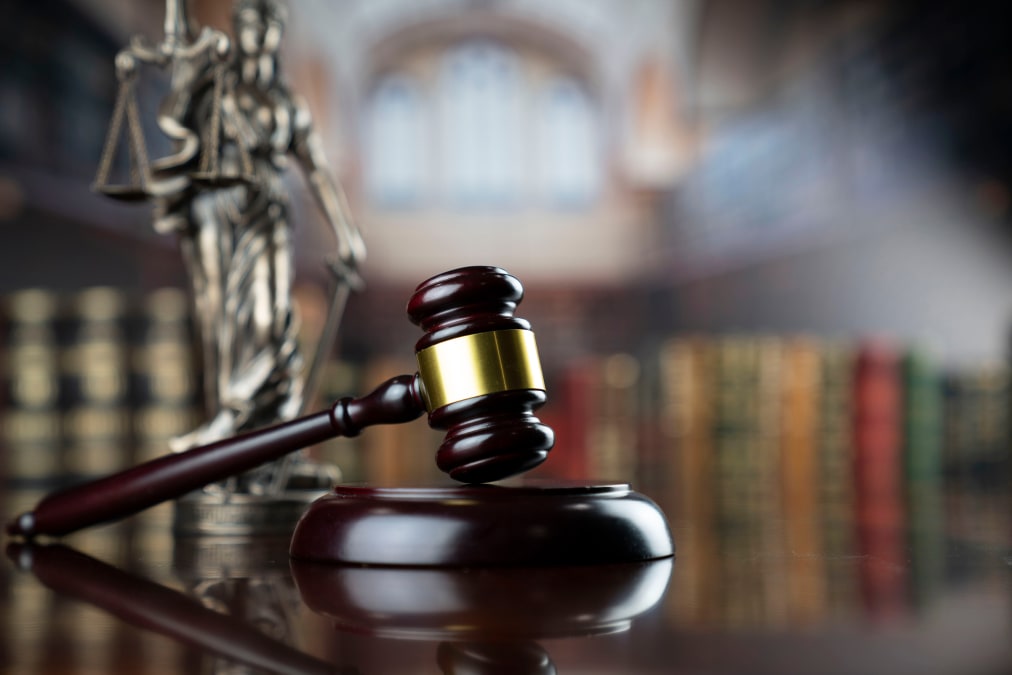 Corte Suprema ordena tramitar demanda por despido injustificado, nulidad de despido y cobro de prestaciones de trabajador.