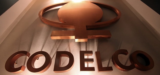 Corte Suprema ordena a tribunal laboral tramitar demanda de familiares de trabajador fallecido por enfermedad profesional.