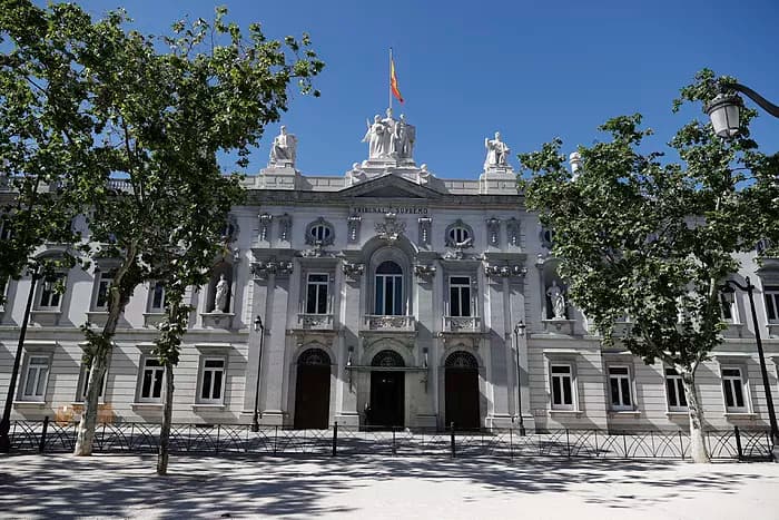 Tribunal Supremo de España absuelve a hombre por el delito de abuso sexual al establecer que hubo contradicciones en la versión de la víctima respecto al consentimiento.