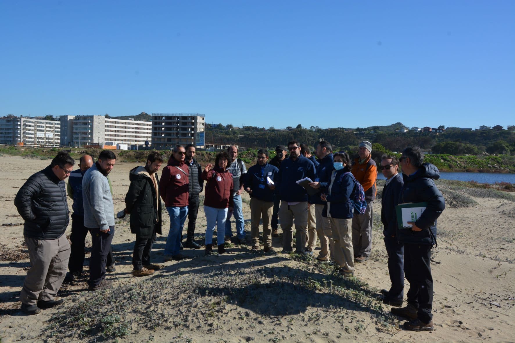 Ministros del Segundo Tribunal Ambiental realizaron visita inspectiva al humedal urbano Estuario Los Molles.