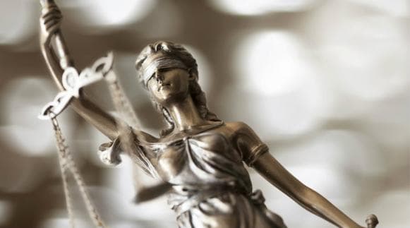Aplicar retroactivamente norma desfavorable en materia de ejecución penal vulnera la libertad personal y el debido proceso, resuelve Corte de Valparaíso.