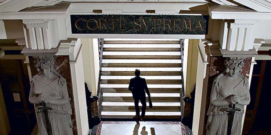 Si no se denuncia la infracción de la norma decisoria de la Litis un recurso de casación en el fondo no puede prosperar, resuelve Corte Suprema.