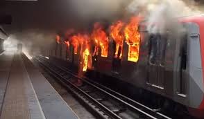 Corte Suprema reduce pena a condenado por delito de incendio cometido en la estación de metro San Pablo en el año 2019.
