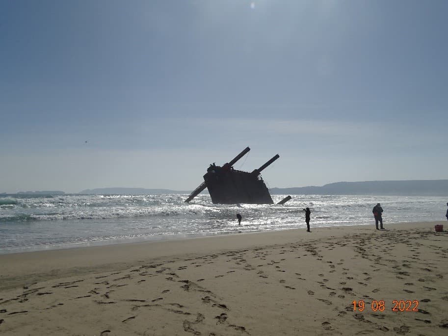 SMA ordena 7 medidas a Minera Los Pelambres para controlar riesgos asociados a rescate de equipos con hidrocarburos en Bahía Conchalí.