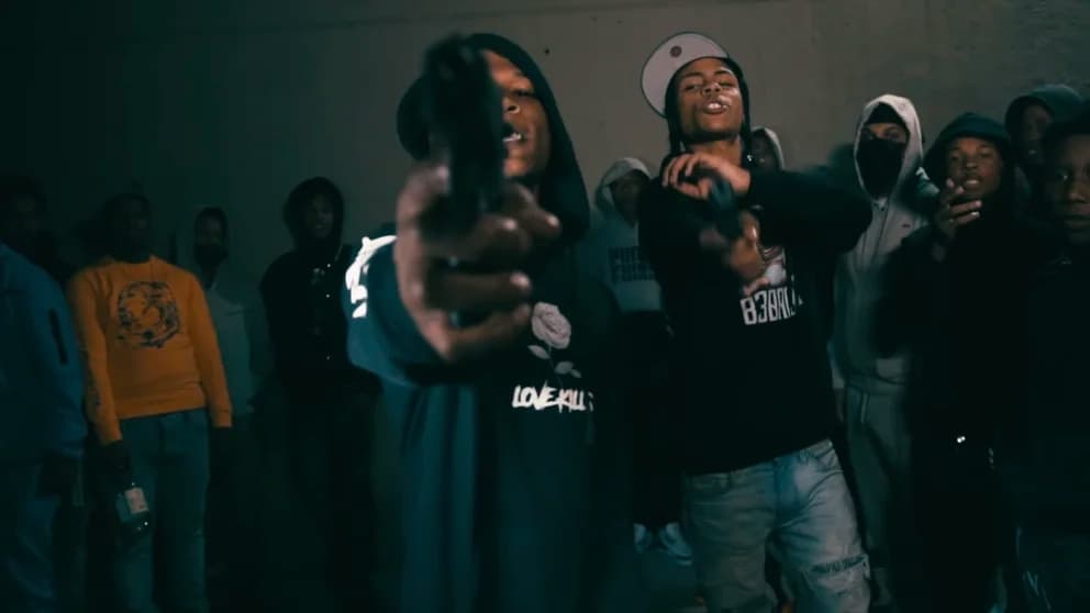 Un Tribunal de Ámsterdam absolvió a un grupo musical de rap por el delito de sedición, luego de haber publicado un videoclip en el que glorificaban la violencia, drogas y armas de fuego