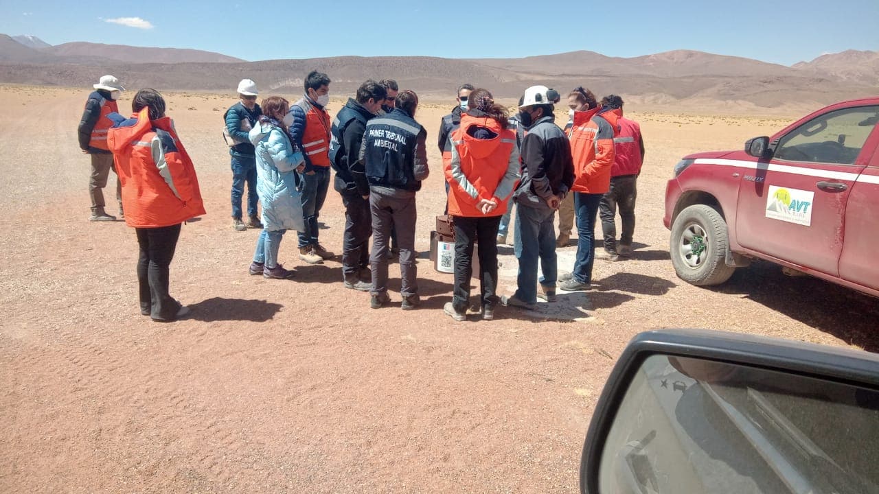 Visita inspectiva al Sistema Lacustre de Lagunillas, lugar desde donde la Compañía Minera Cerro Colorado obtiene agua para su proceso productivo, realizó el Primer Tribunal Ambiental.