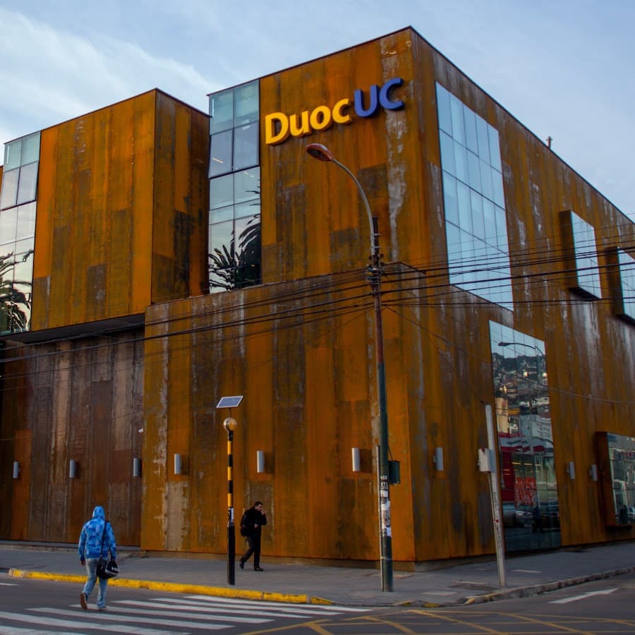 El finiquito carece de poder liberador si las mismas partes siguen vinculadas con sucesivos contratos de trabajo a plazo fijo, resuelve la Corte Suprema.