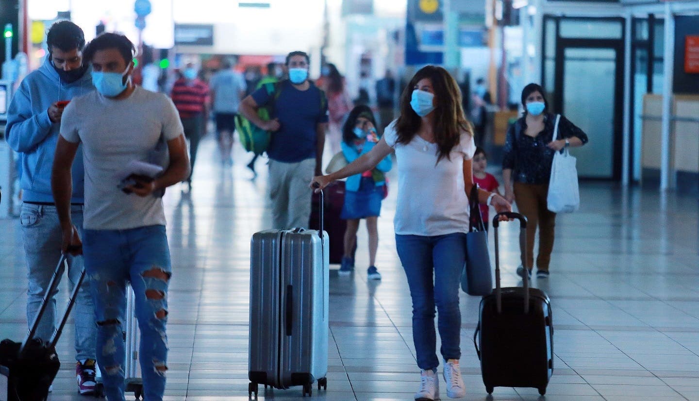 Decisión del MINSAL de que residentes chilenos y extranjeros que ingresaron al país durante la pandemia debían acceder a un hotel de tránsito y financiarlo a su costa, se ajusta a derecho dictamina la Contraloría