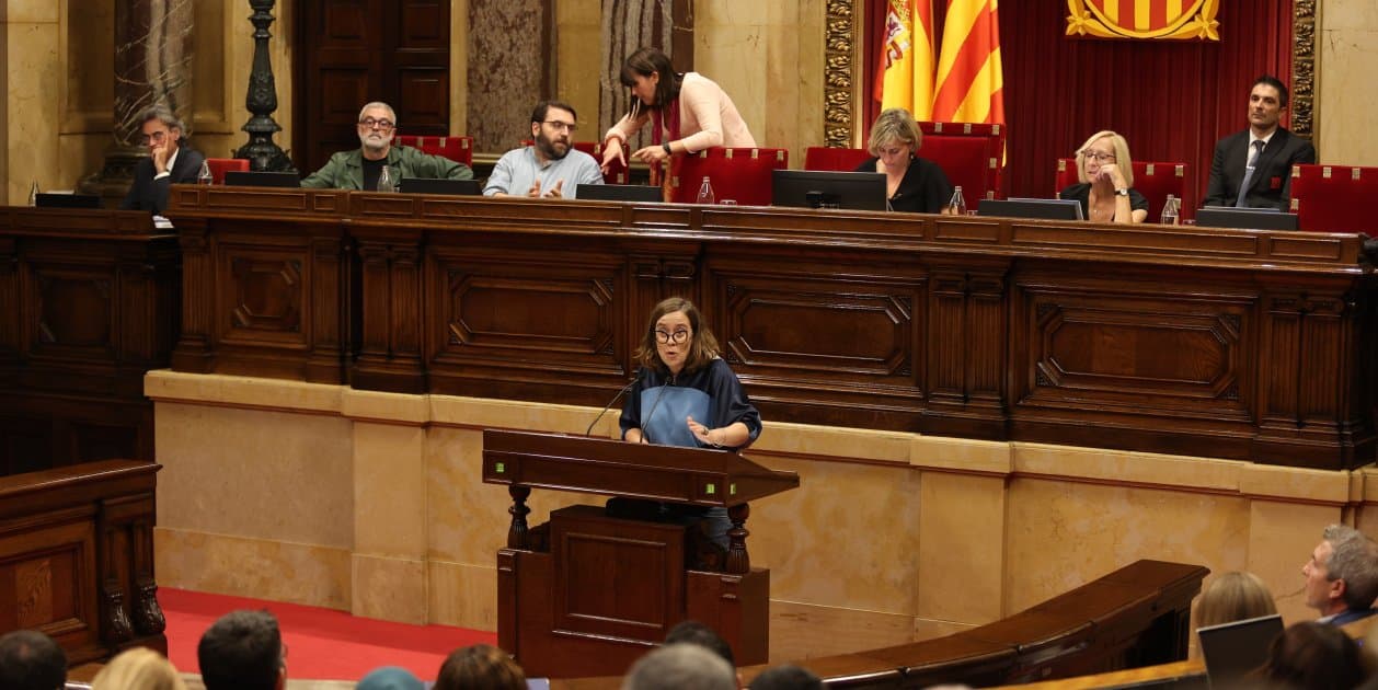 Tribunal Supremo de España condena a diputada de Cataluña a la multa de 13.500 euros por negarse a contestar las preguntas formuladas en un juicio por parte de VOX.
