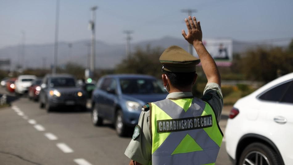 Control de tránsito a raíz de maniobras evasivas para huir de Carabineros es una actitud sospechosa que habilita a efectuar un control de identidad y registro.