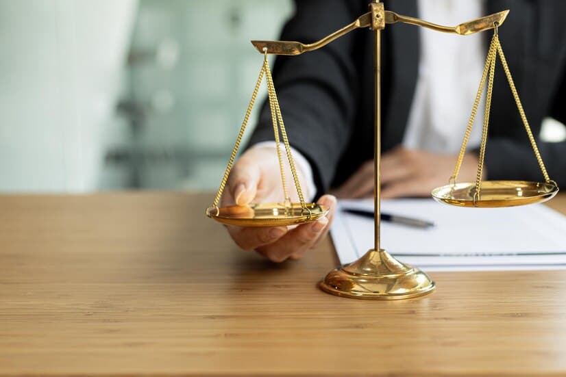 Opinión emitida por jueza de TOP hacia el abogado defensor sobre su forma de interrogar a un testigo no quebranta la garantía de imparcialidad del tribunal.