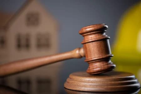 Ingreso y ocupación a terreno de una mujer que fue reconocida como dueña en un juicio de precario por quienes fueron demandados en esa causa, es ilegal y arbitrio.