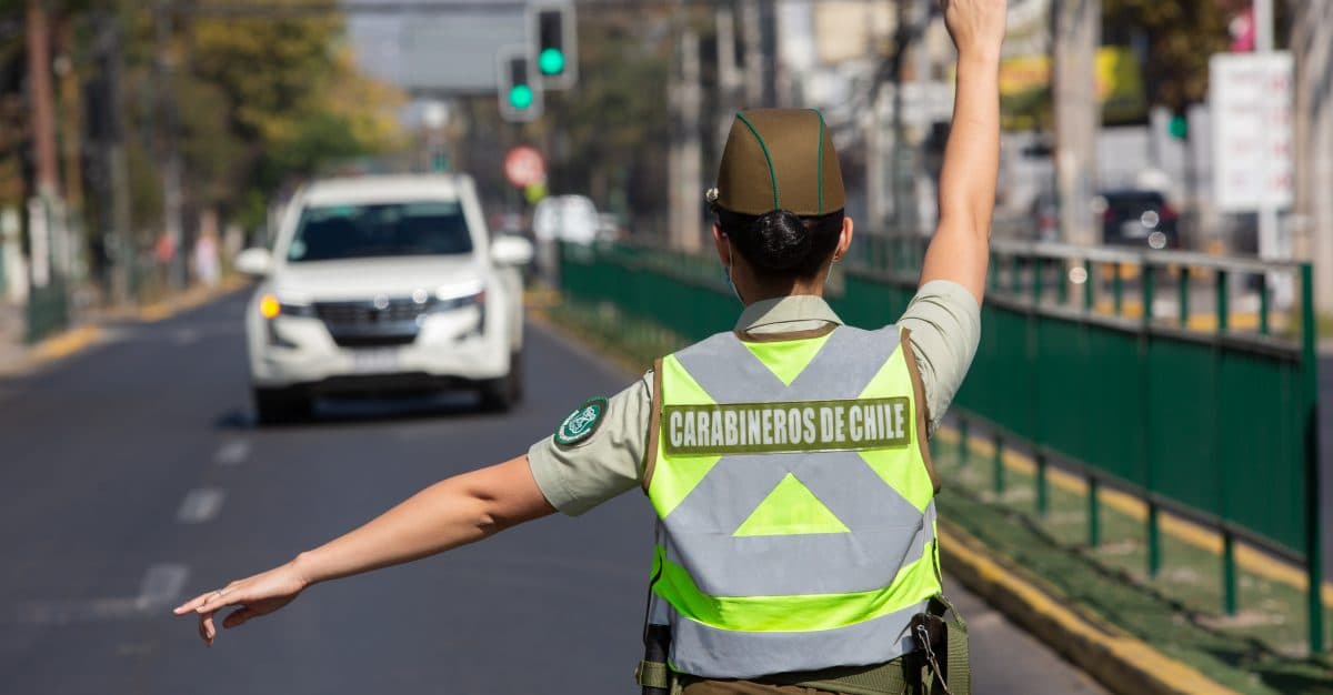 Darse a la fuga en control de tránsito es un indicio que habilita a Carabineros el control de identidad y posterior registro del imputado.