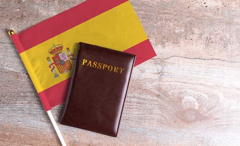 Para obtener la nacionalidad española, no es impedimento que el solicitante tenga antecedentes policiales, por detenciones que no se concretaron en condenas penales, resuelve el Tribunal Supremo de España.