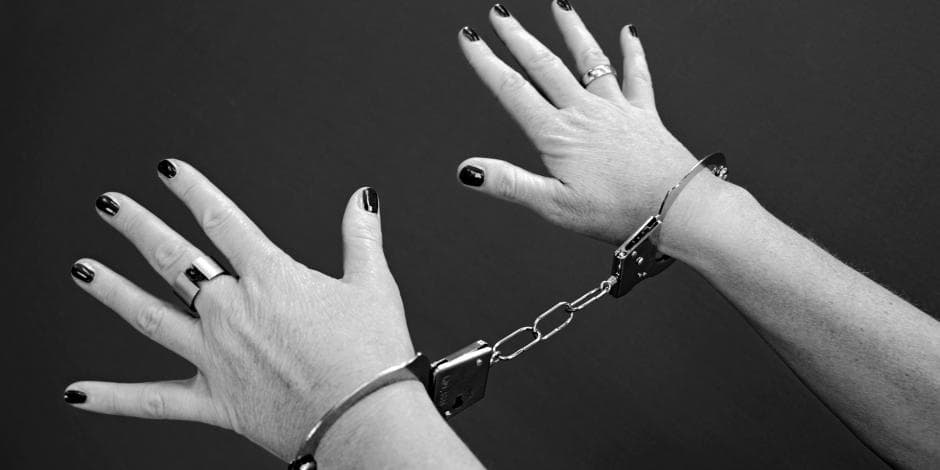 Mujer es condenada a 25 años de prisión por haber asesinado a su marido que padecía una enfermedad degenerativa.