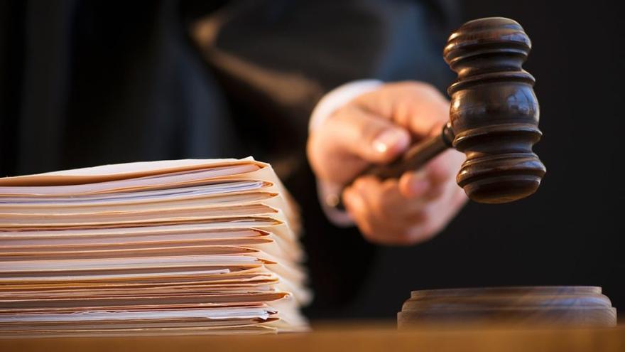 Tribunal de Países Bajos absolvió a un hombre por el delito de abuso sexual en perjuicio del hijo de su pareja. El niño no pudo rendir declaración por si mismo con ocasión de su autismo y porque la sola declaración de la madre es insuficiente.