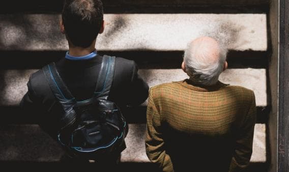 Hombre autorizado para gestionar la cuenta bancaria de su tío de 102 años fue condenado a un año de prisión por extraerle dinero que utilizó para fines distintos a los encomendados.