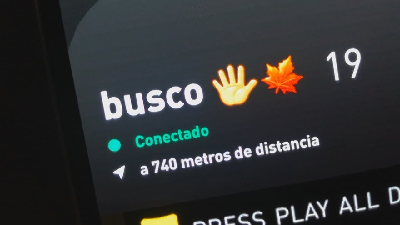 El uso de una aplicación en un teléfono móvil para concertar la venta de droga, es un indicio que permite el control de identidad por parte de la policía.