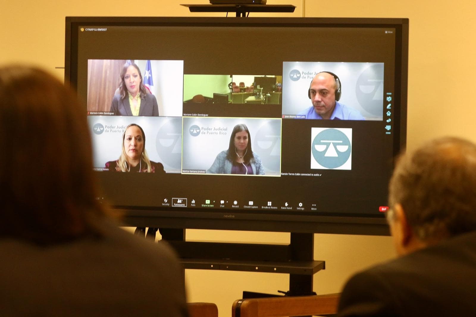 Juicio que se desarrolló sin la presencia de la acusada se anula por la Corte Suprema.