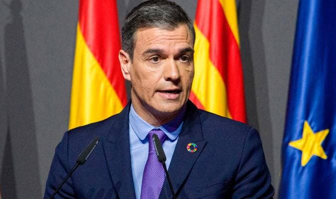 Denuncia por delitos de prevaricación, cohecho y usurpación de funciones contra el Presidente del Gobierno de España, Pedro Sánchez, por los acuerdos para proponer la Ley de Amnistía, se declara inadmisible.