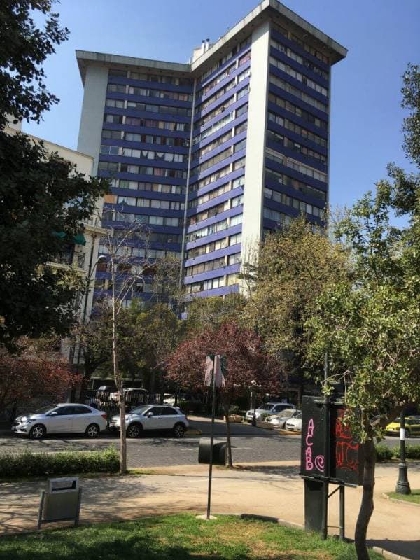 Controversias entre el locatario de un establecimiento de bebidas alcohólicas y Comité de Administración del edificio deben resolverse ante el Juez de Policía Local, confirma la Corte Suprema.