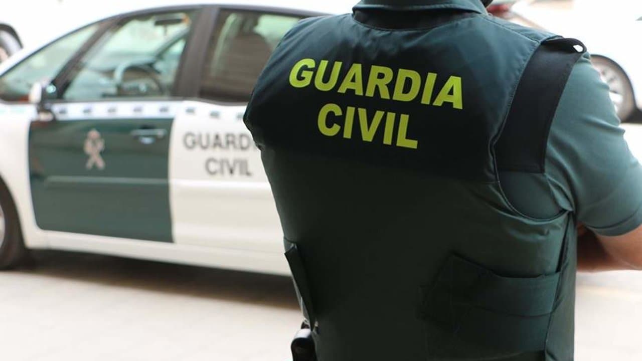 Pena de tres años de prisión a policía por denuncia falsa de atentado a agente de la autoridad, se confirma por el Tribunal Supremo de España.