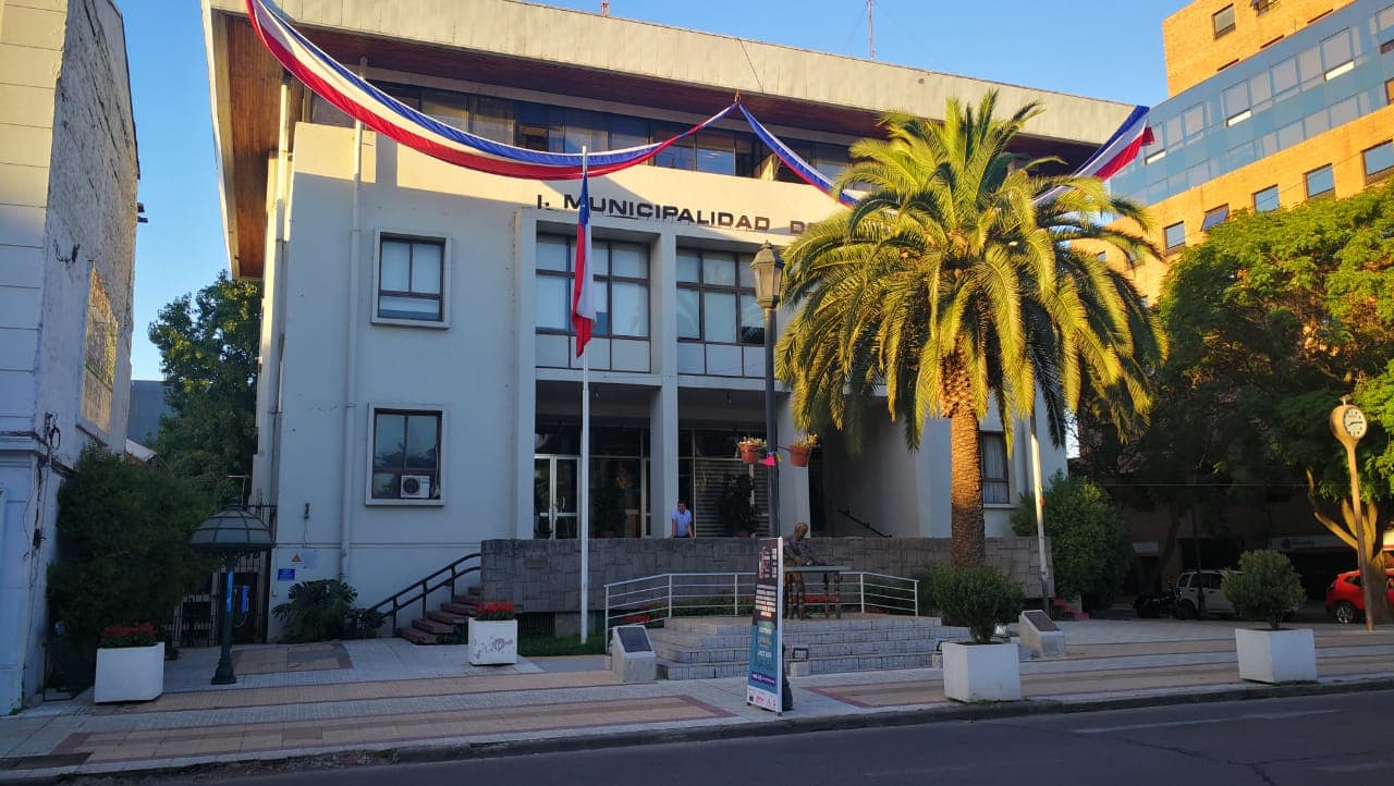 Contralor no advierte irregularidad o ilegalidad en dación en pago suscrita entre la Municipalidad de Talca y la Corporación de Desarrollo de esa comuna.