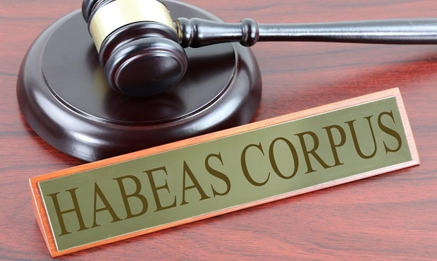 Rechazo de hábeas corpus no priva el acceso a la justicia de joven desaparecido hace más de 5 años mientras era investigado por agentes policiales, en cuanto se han realizado diligencias para dar con su paradero, resuelve Corte Suprema de Argentina.