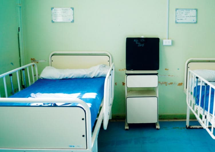 Tribunal de Familia debe determinar condiciones de resguardo de adolescente para que pueda continuar con su tratamiento y adecuada intervención.